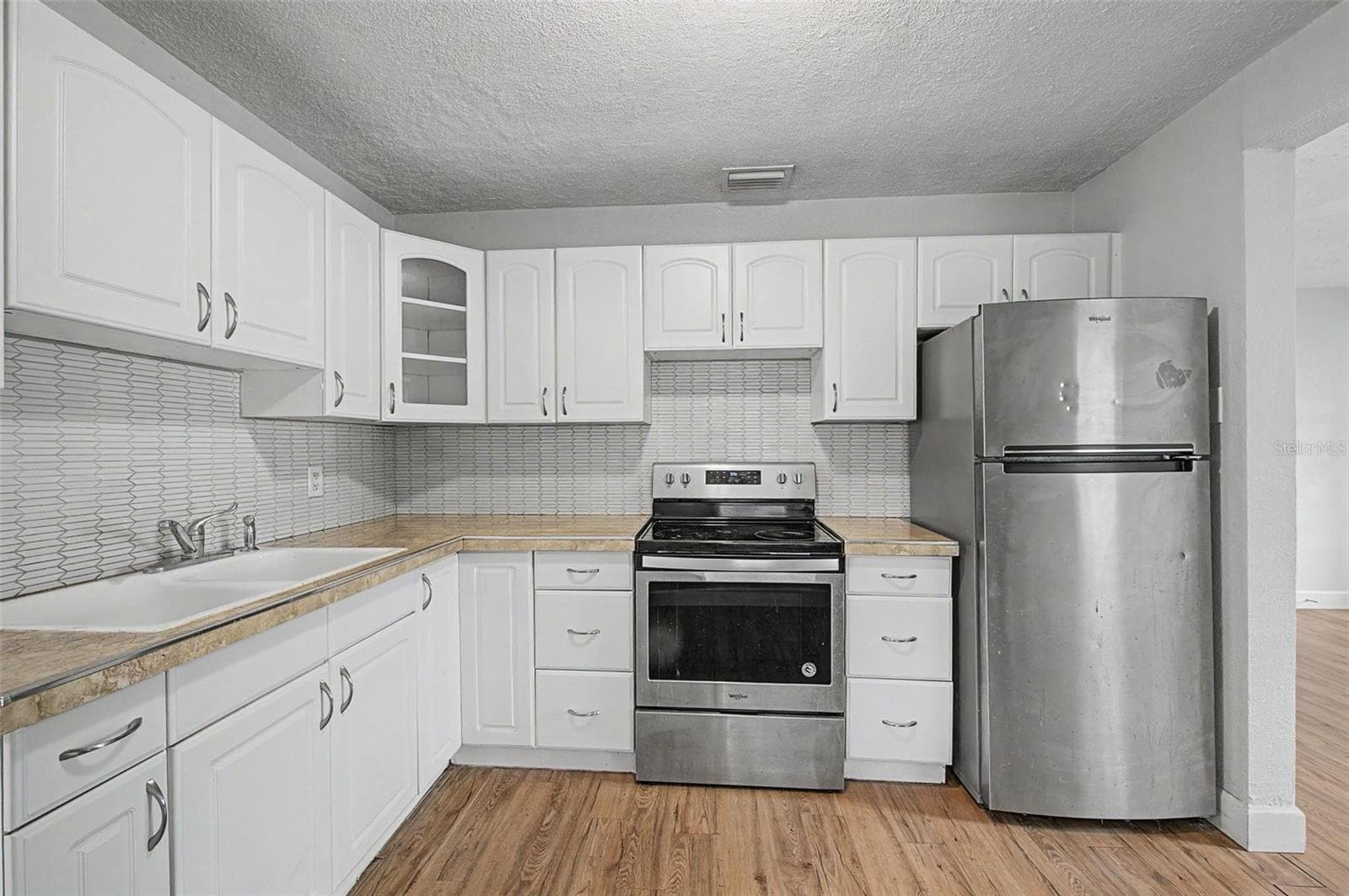 Single Family Residence at 3208 W HARTNETT AVE, TAMPA, photo 14 of 35