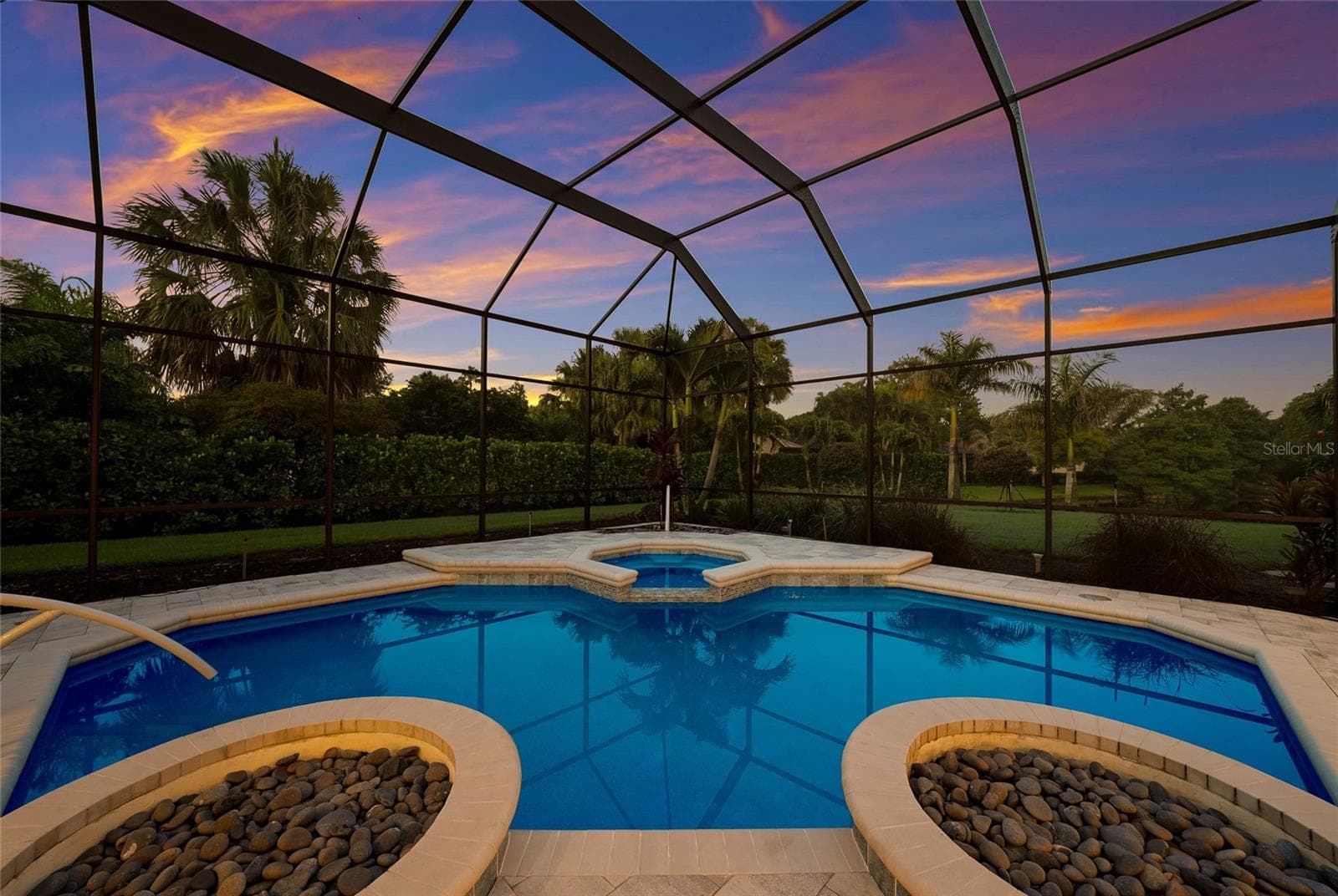 Single Family Residence at 8122 LONE TREE GLN, LAKEWOOD RANCH, photo 25 of 87