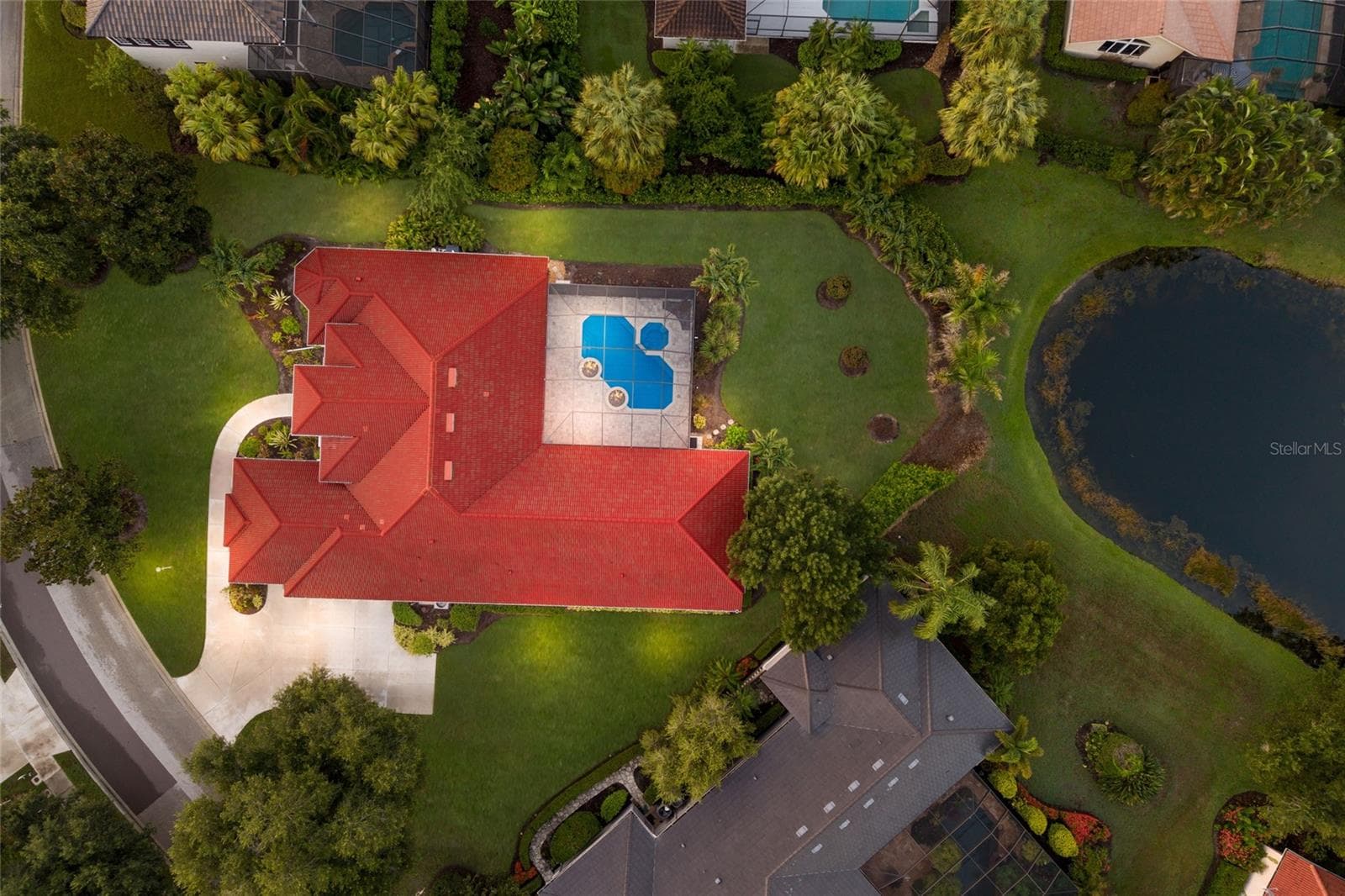 Single Family Residence at 8122 LONE TREE GLN, LAKEWOOD RANCH, photo 81 of 87