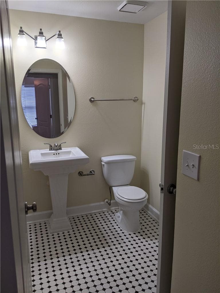 Condominium at ORLANDO, photo 14 of 33