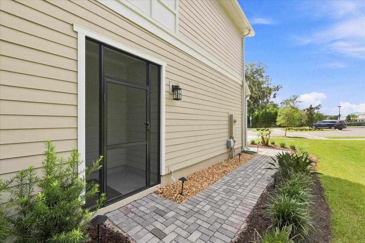 Townhouse at 590 SOUTHERN EDGE WAY, SANFORD, photo 4 of 39