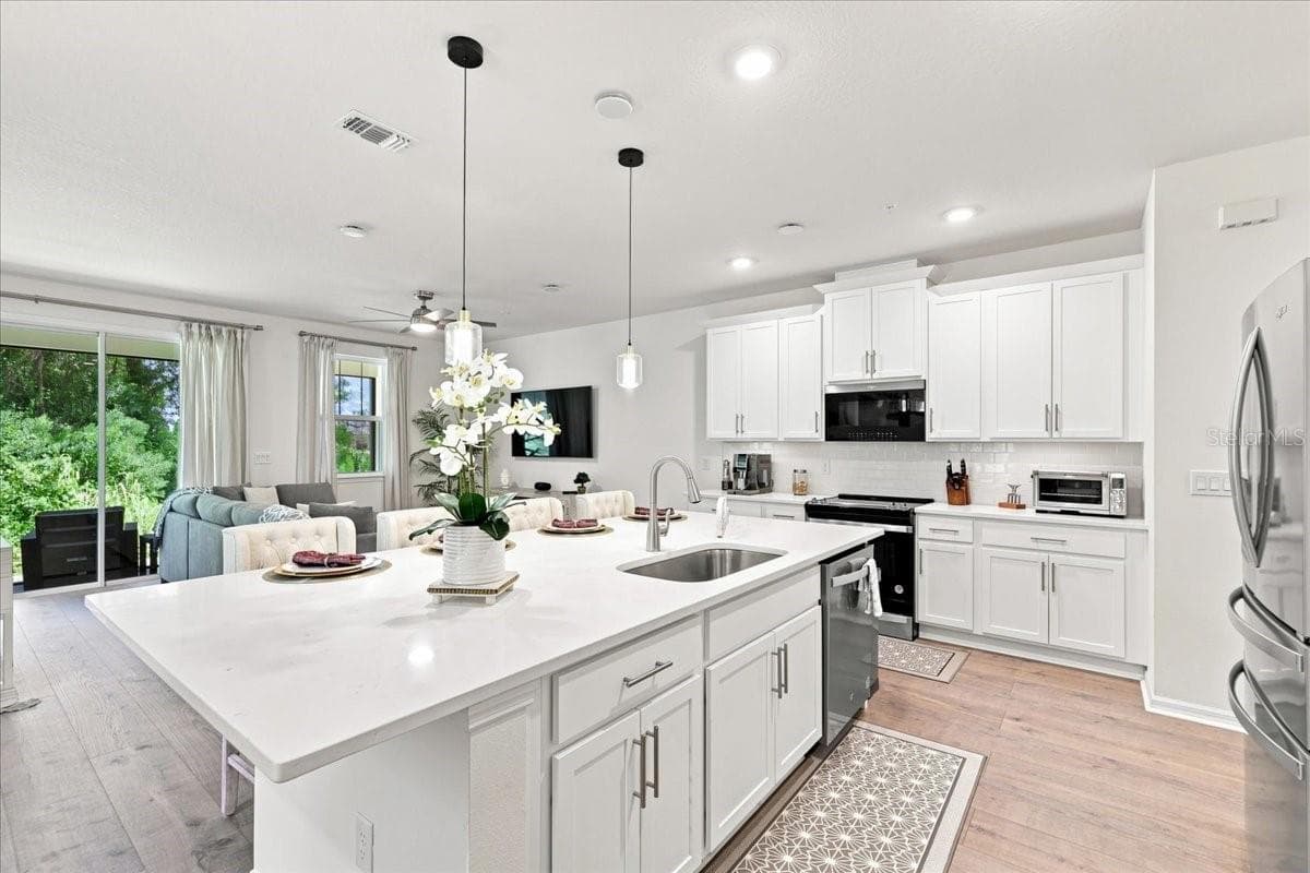 Townhouse at 590 SOUTHERN EDGE WAY, SANFORD, photo 9 of 39