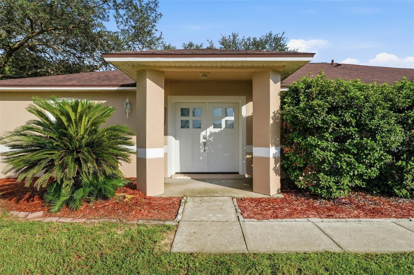 Single Family Residence at 236 COUNTRY LAKES CIR, GROVELAND, photo 4 of 45