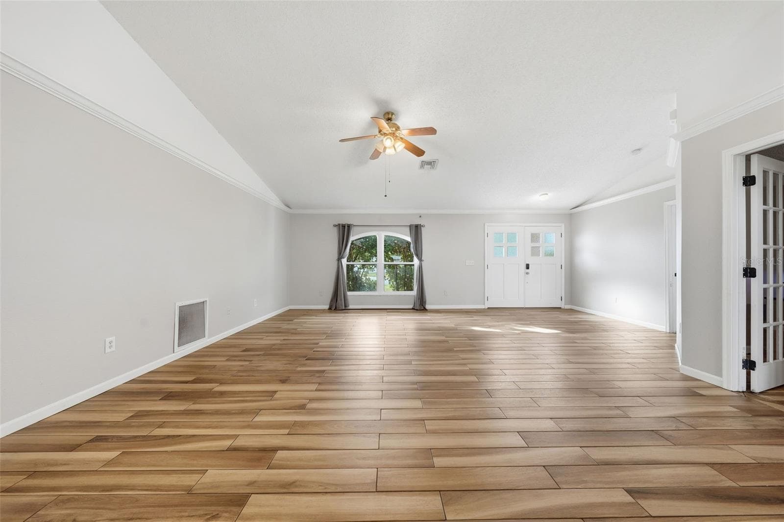 Single Family Residence at 236 COUNTRY LAKES CIR, GROVELAND, photo 8 of 45