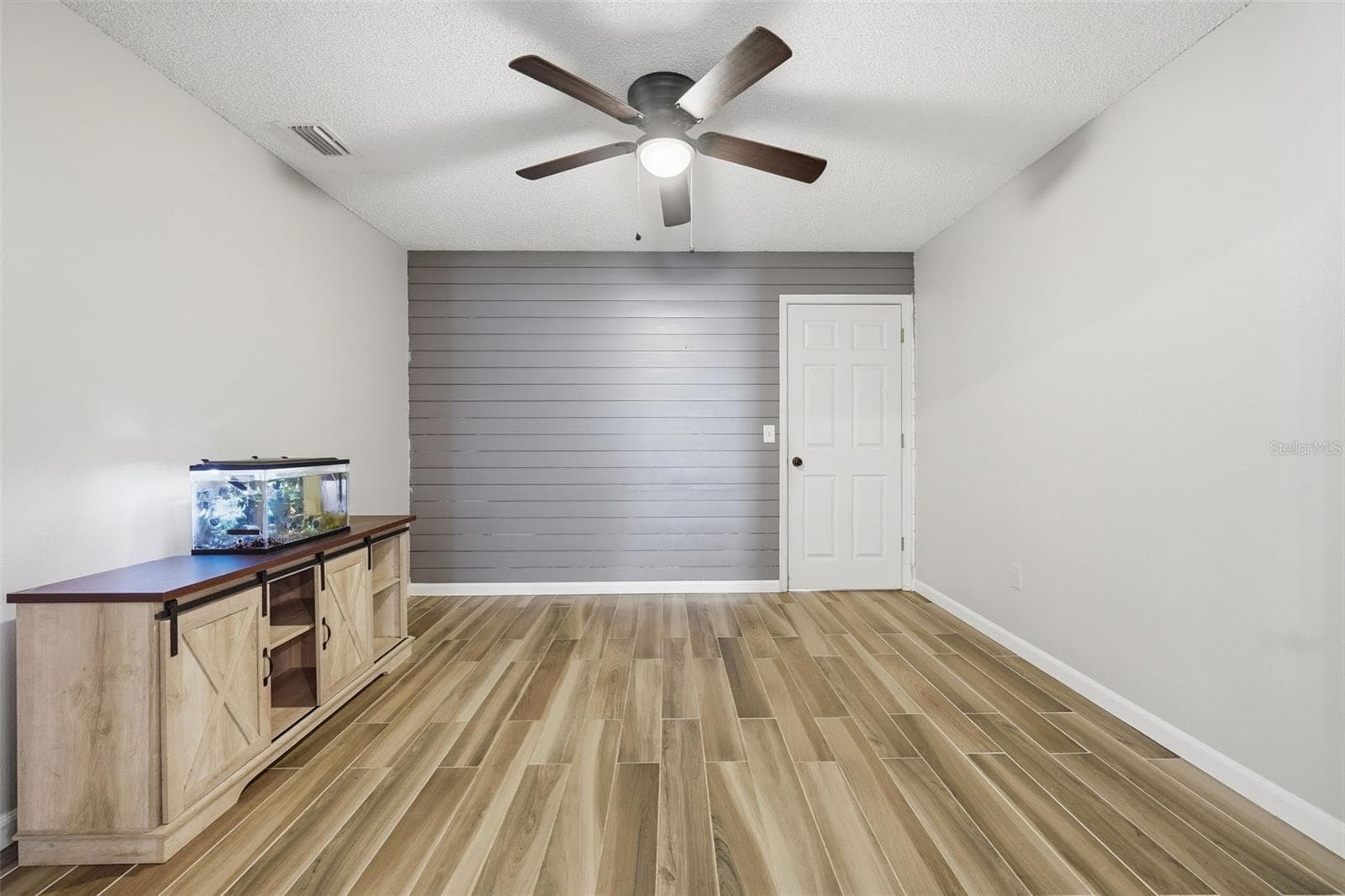 Den/office - 236 COUNTRY LAKES CIR, GROVELAND
