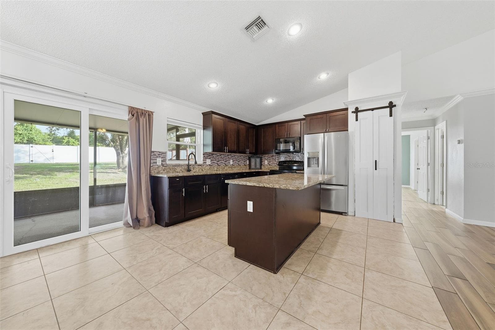 Single Family Residence at 236 COUNTRY LAKES CIR, GROVELAND, photo 12 of 45