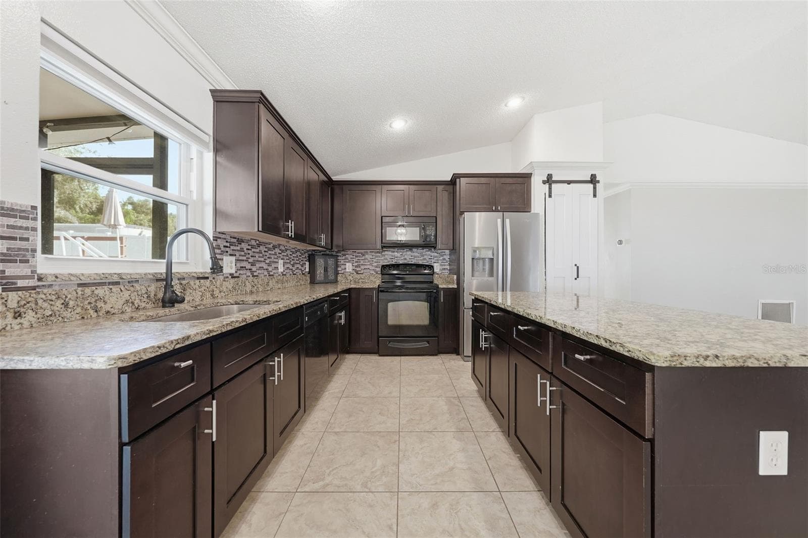 Single Family Residence at 236 COUNTRY LAKES CIR, GROVELAND, photo 13 of 45