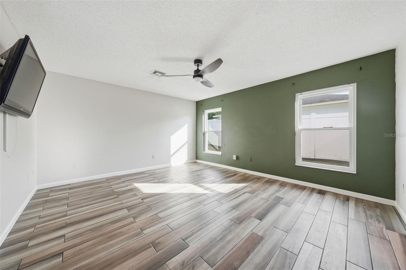 Single Family Residence at 236 COUNTRY LAKES CIR, GROVELAND, photo 16 of 45