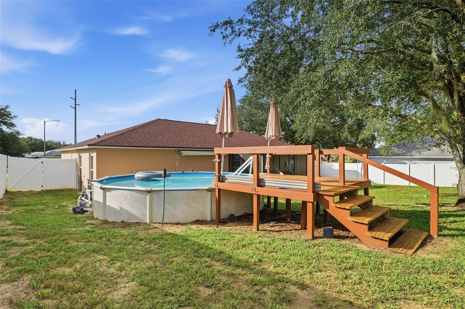 Single Family Residence at 236 COUNTRY LAKES CIR, GROVELAND, photo 37 of 45