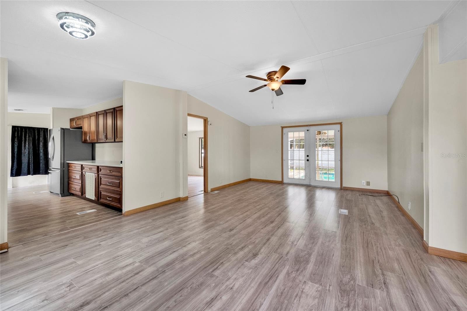 Manufactured Home at 7194 SEALAWN DR, SPRING HILL, photo 12 of 43