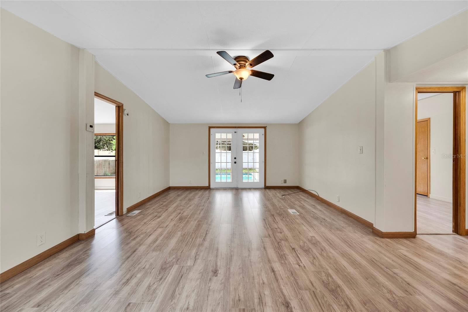 Manufactured Home at 7194 SEALAWN DR, SPRING HILL, photo 15 of 43