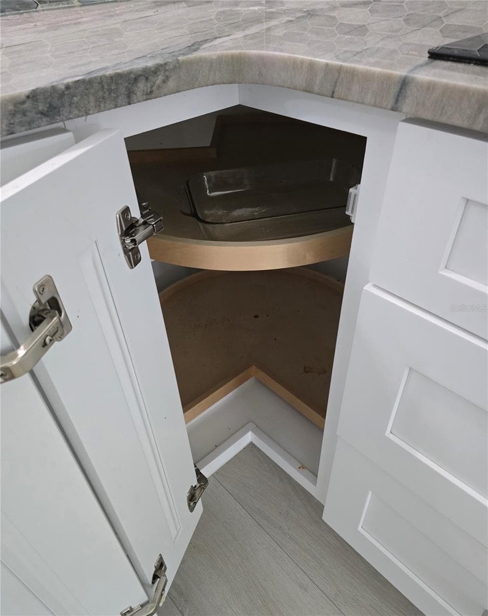 LAZY SUSAN CORNER - 7488 ELEANOR CIR, SARASOTA
