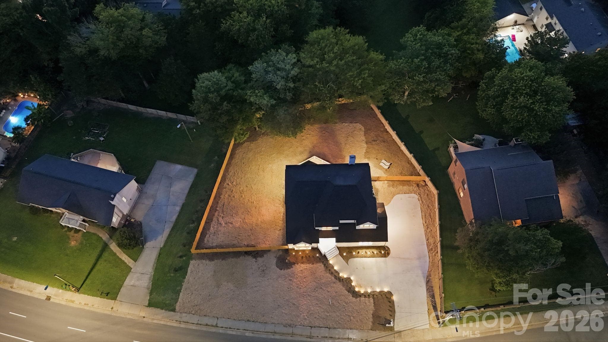 Single Family Residence at 4818 Carmel Road, Charlotte, photo 38 of 41
