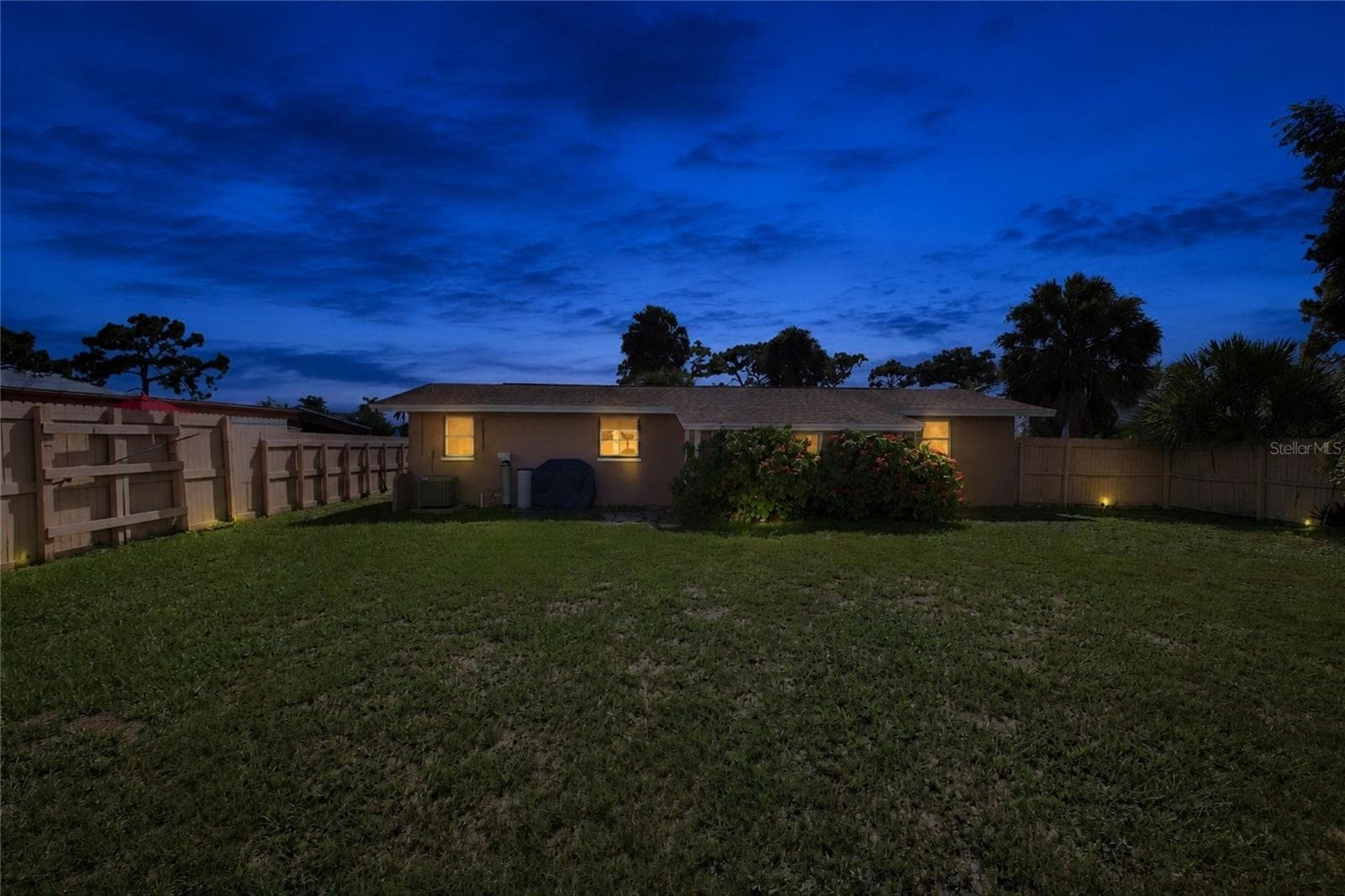 Twilight enhanced photo - 1509 BANYAN DR, VENICE