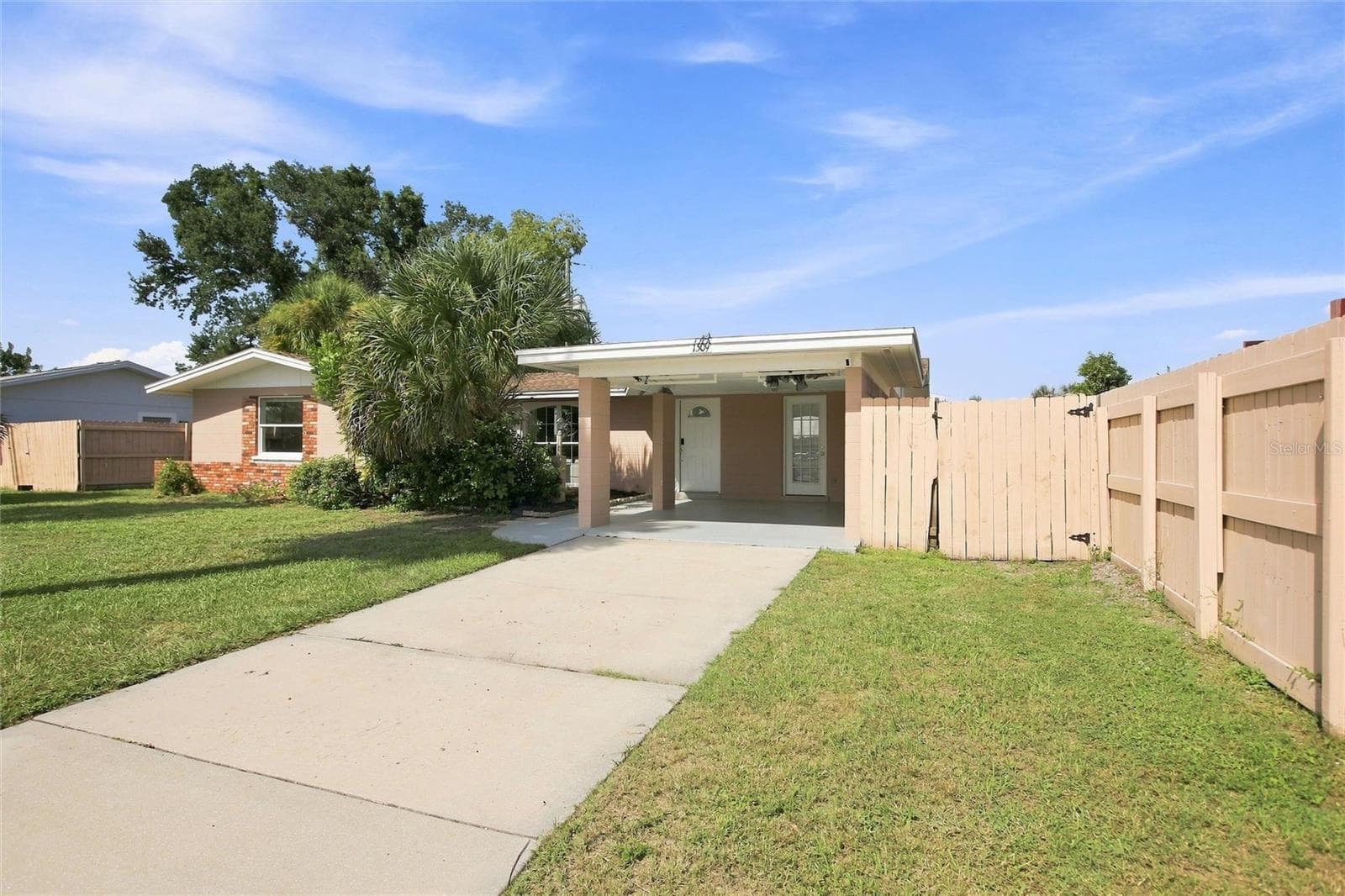 Single Family Residence at 1509 BANYAN DR, VENICE, photo 5 of 46