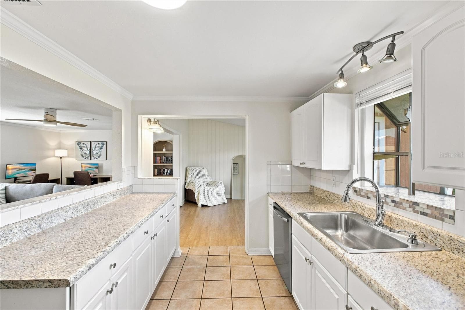 Kitchen - 1509 BANYAN DR, VENICE