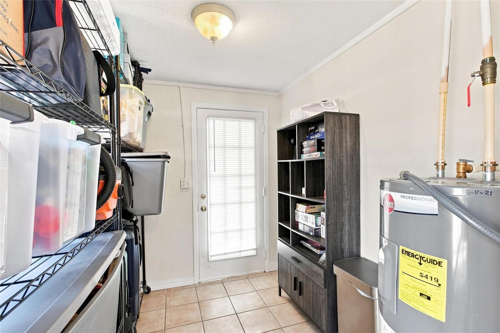 Mud/Accessory/storage room that leads to carport - 1509 BANYAN DR, VENICE