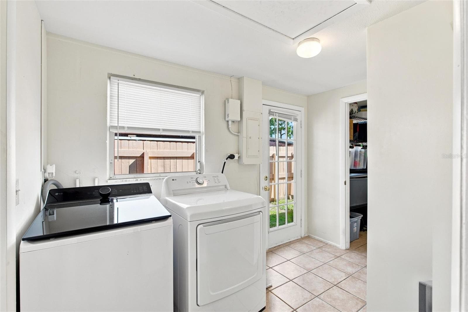 Laundry - 1509 BANYAN DR, VENICE