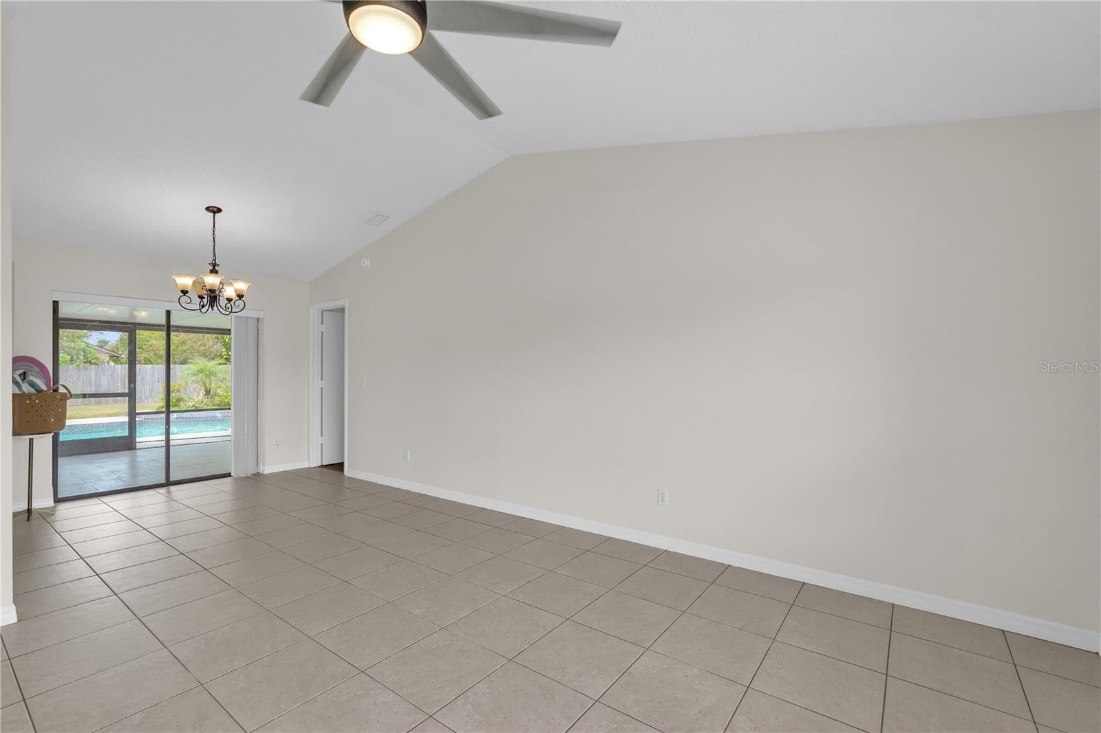 Volume ceilings - 5165 FORMBY DR, ORLANDO