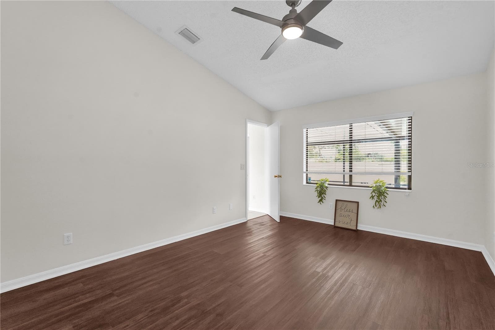 Primary with big window - 5165 FORMBY DR, ORLANDO