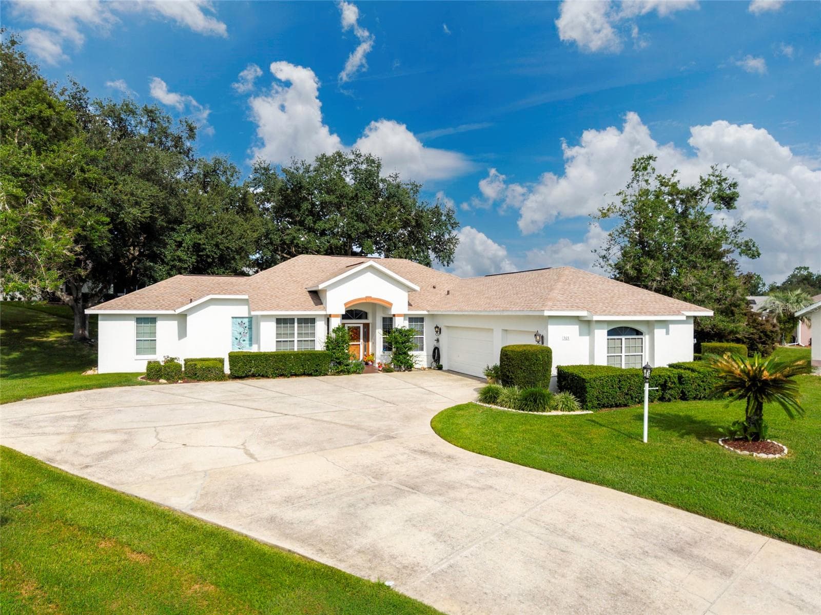 365 W BARCLAY CT