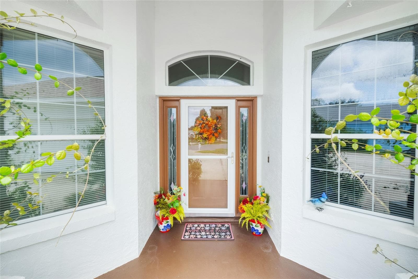 Front Door - 365 W BARCLAY CT, BEVERLY HILLS