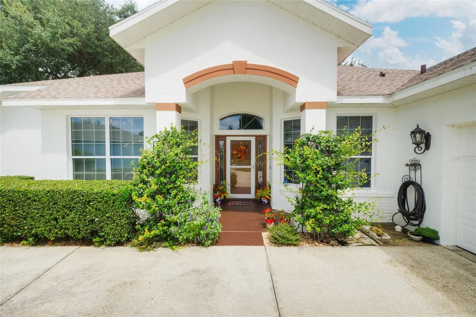 Front of Home - 365 W BARCLAY CT, BEVERLY HILLS