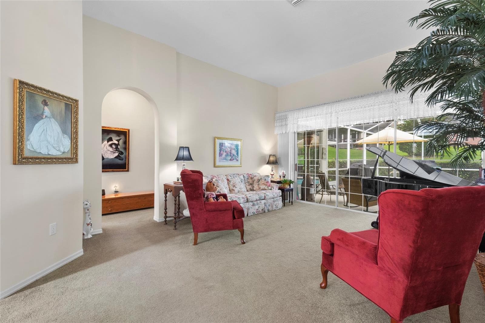 Formal Living Room - 365 W BARCLAY CT, BEVERLY HILLS