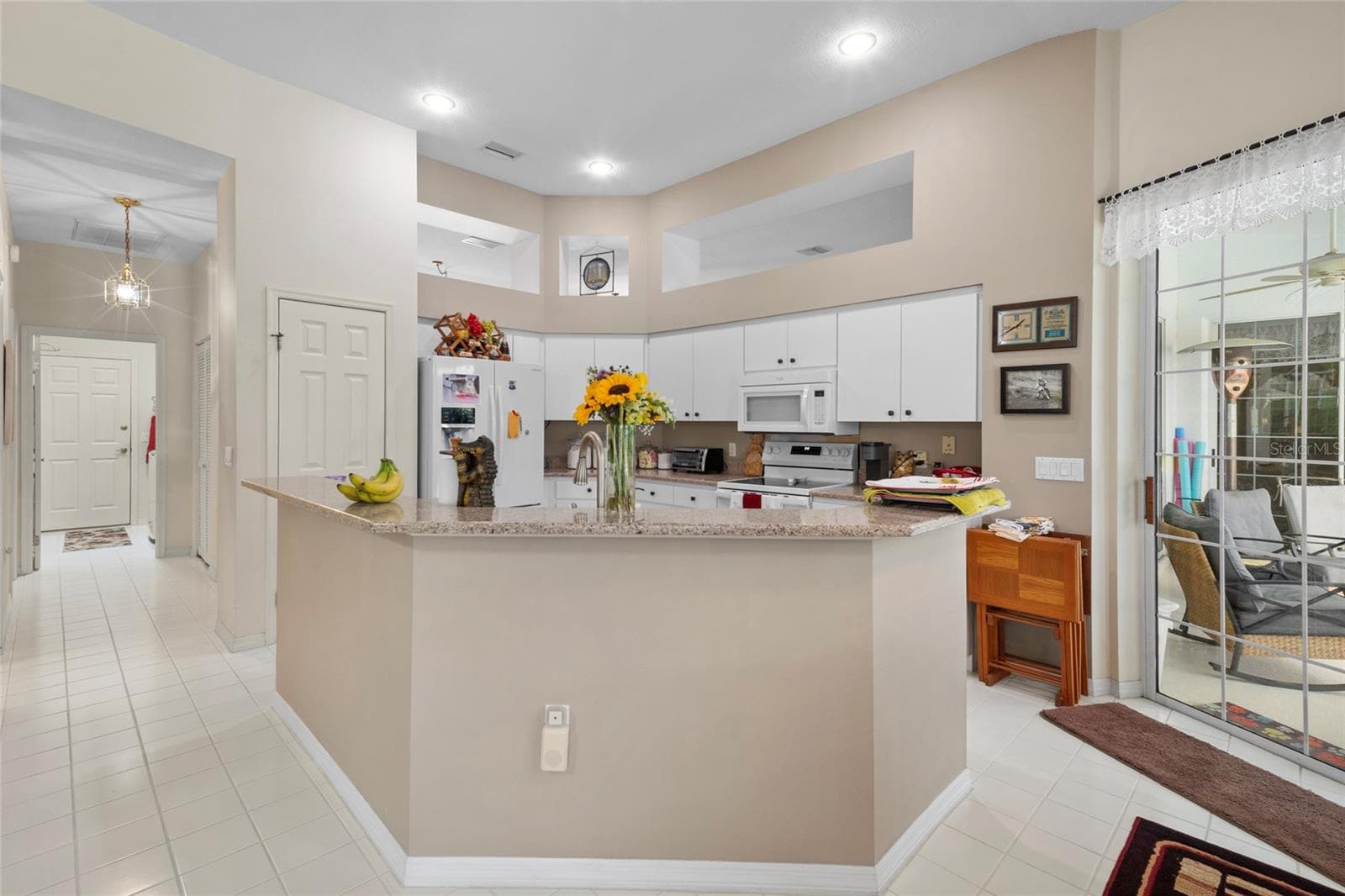 Kitchen - 365 W BARCLAY CT, BEVERLY HILLS