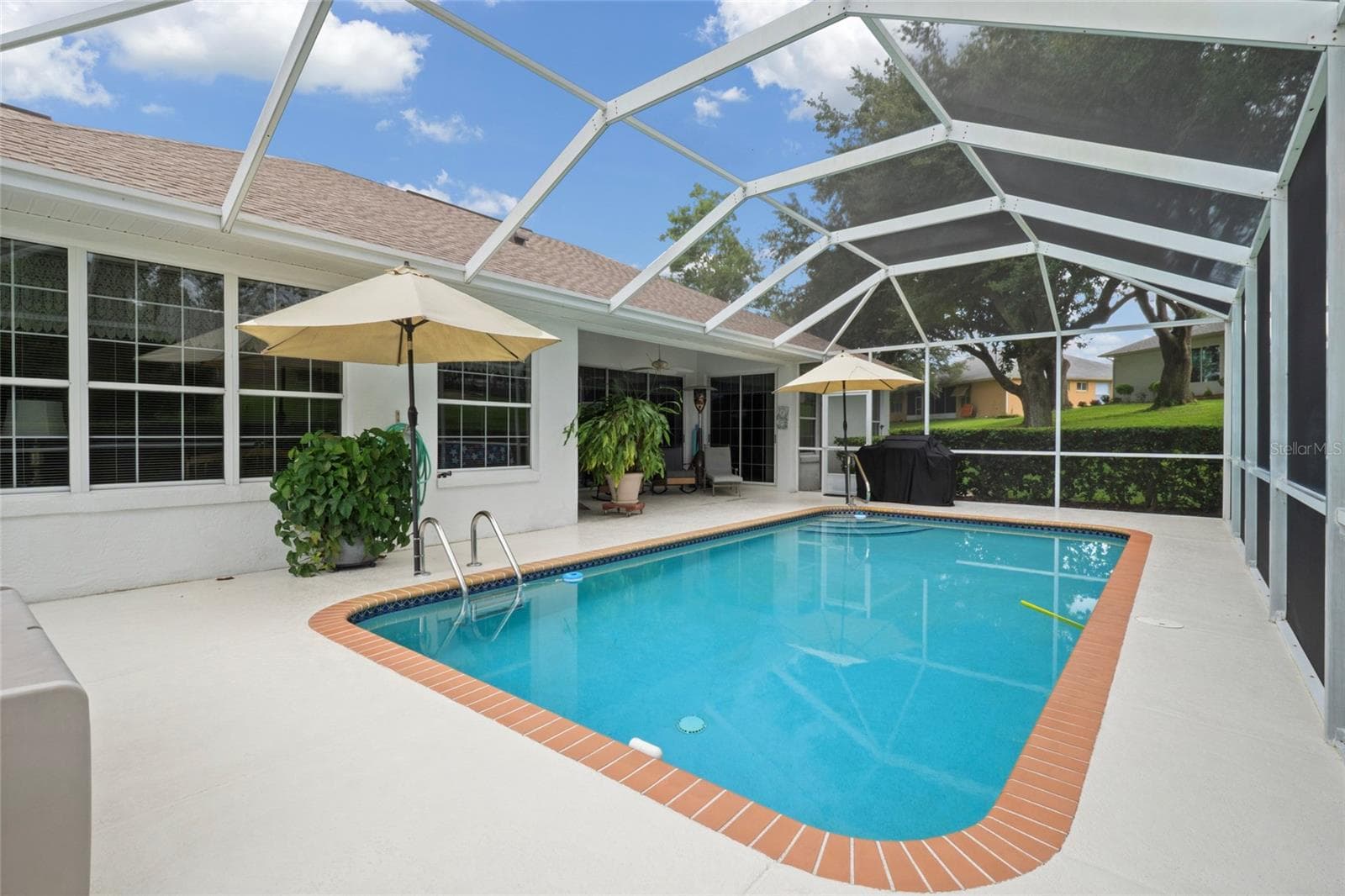 Pool - 365 W BARCLAY CT, BEVERLY HILLS