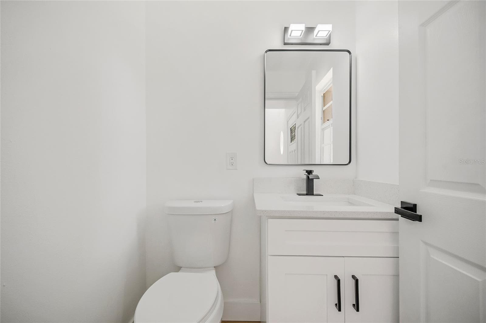 Single Family Residence at 11424 MANDARIN DR, CLERMONT, photo 8 of 42