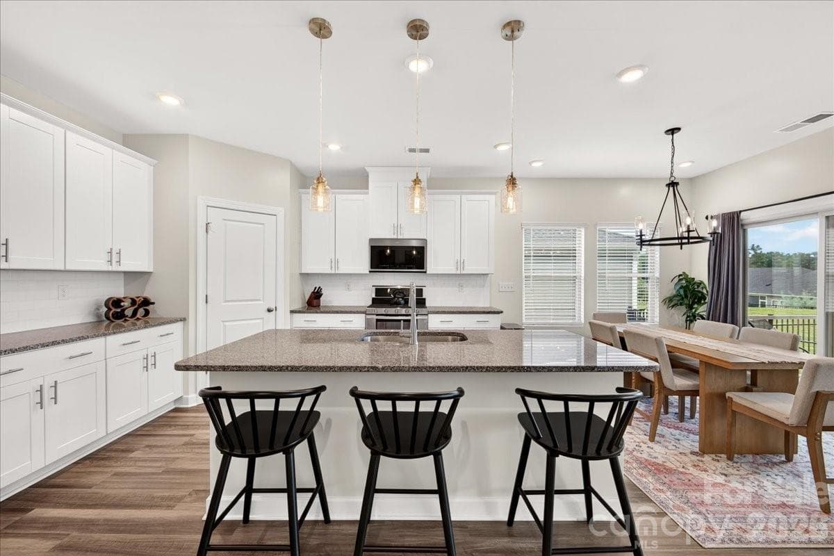 Single Family Residence at 4420 Bright Road, Charlotte, photo 10 of 48