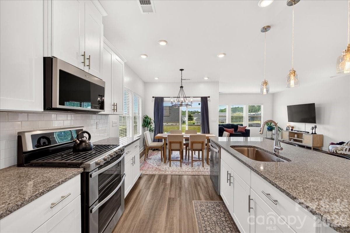 Single Family Residence at 4420 Bright Road, Charlotte, photo 14 of 48