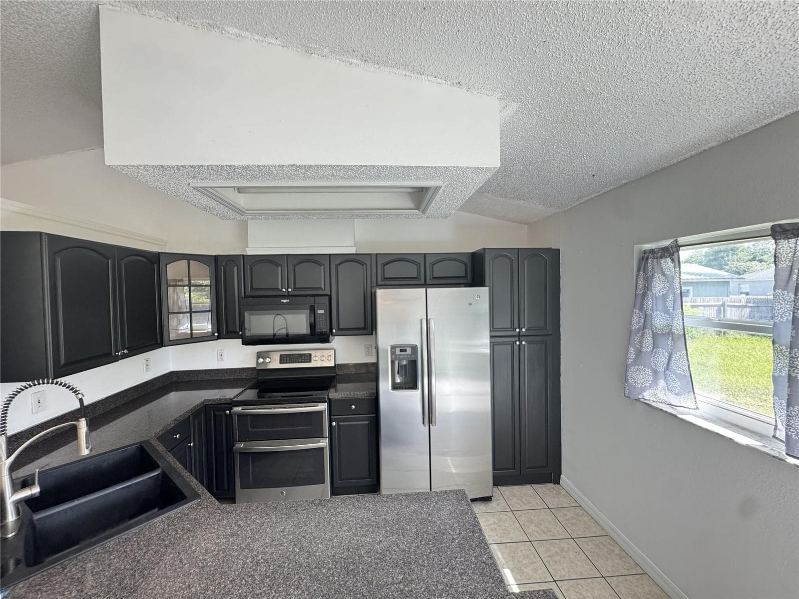 Single Family Residence at 393 WALNUT AVE, ORANGE CITY, photo 10 of 48