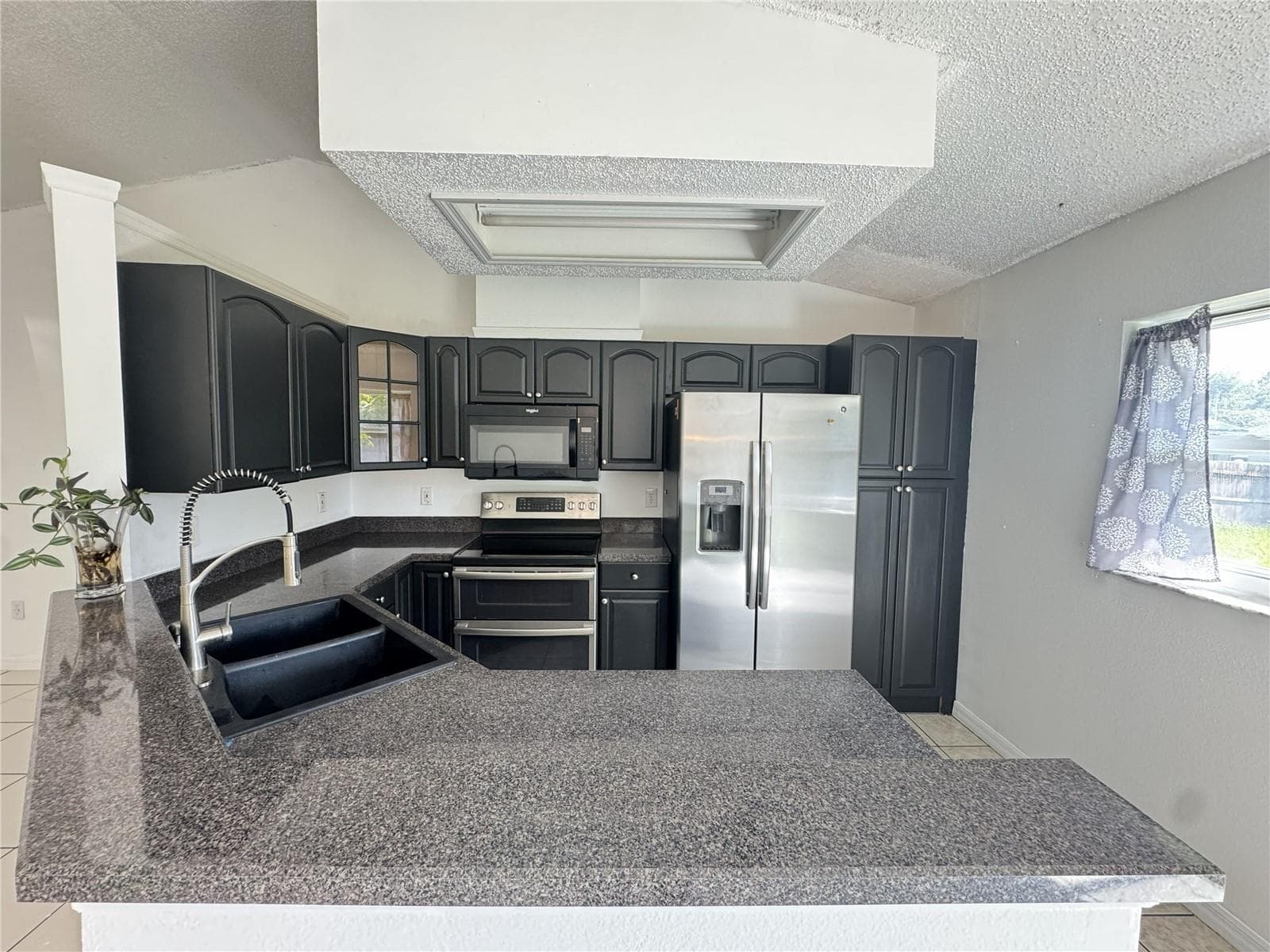 Single Family Residence at 393 WALNUT AVE, ORANGE CITY, photo 12 of 48