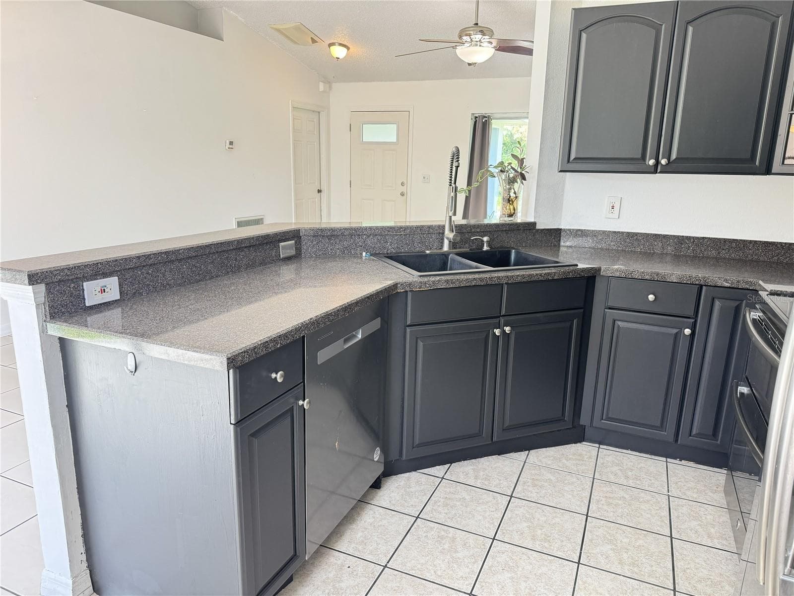 Single Family Residence at 393 WALNUT AVE, ORANGE CITY, photo 14 of 48