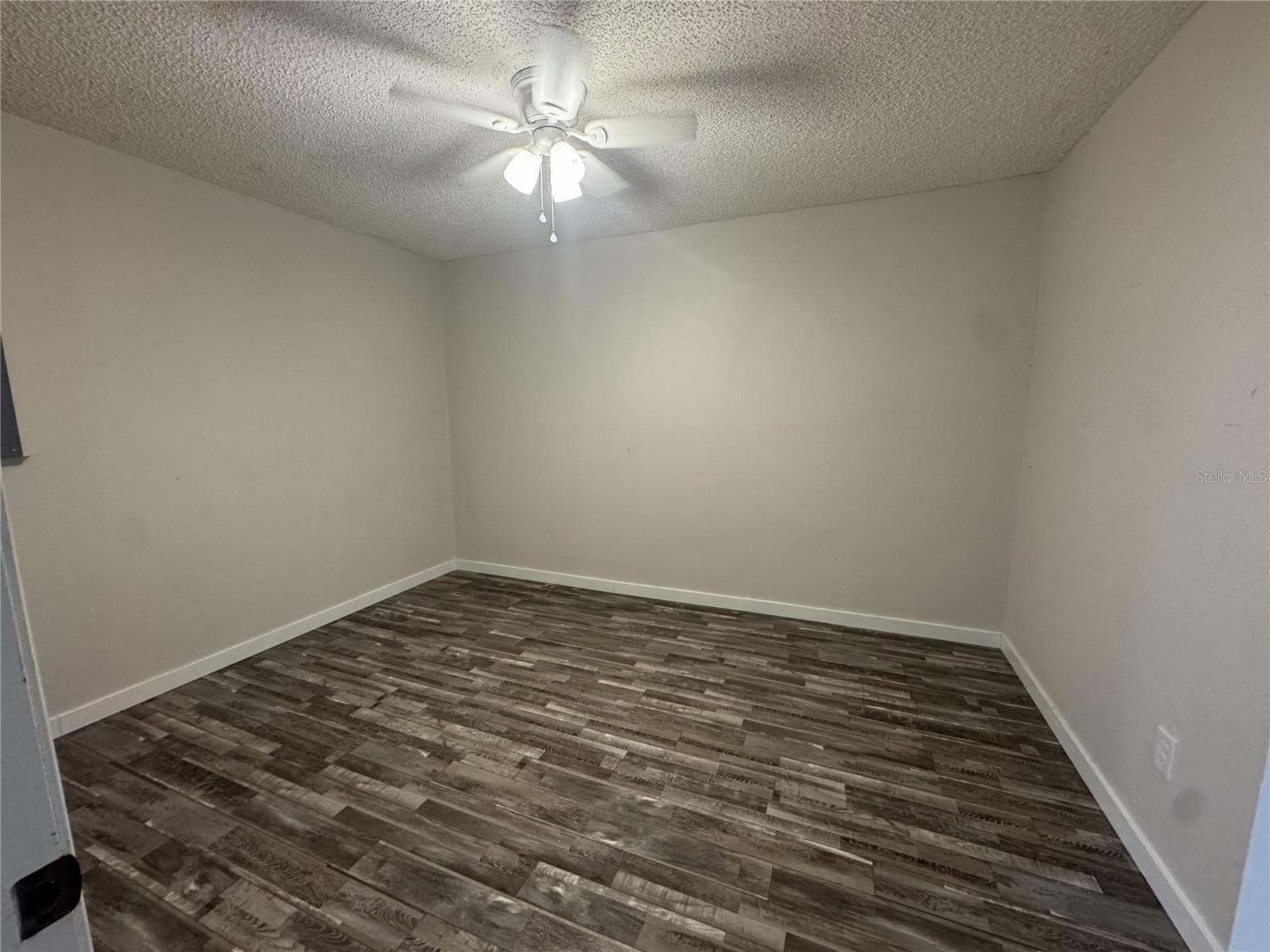 Single Family Residence at 393 WALNUT AVE, ORANGE CITY, photo 25 of 48