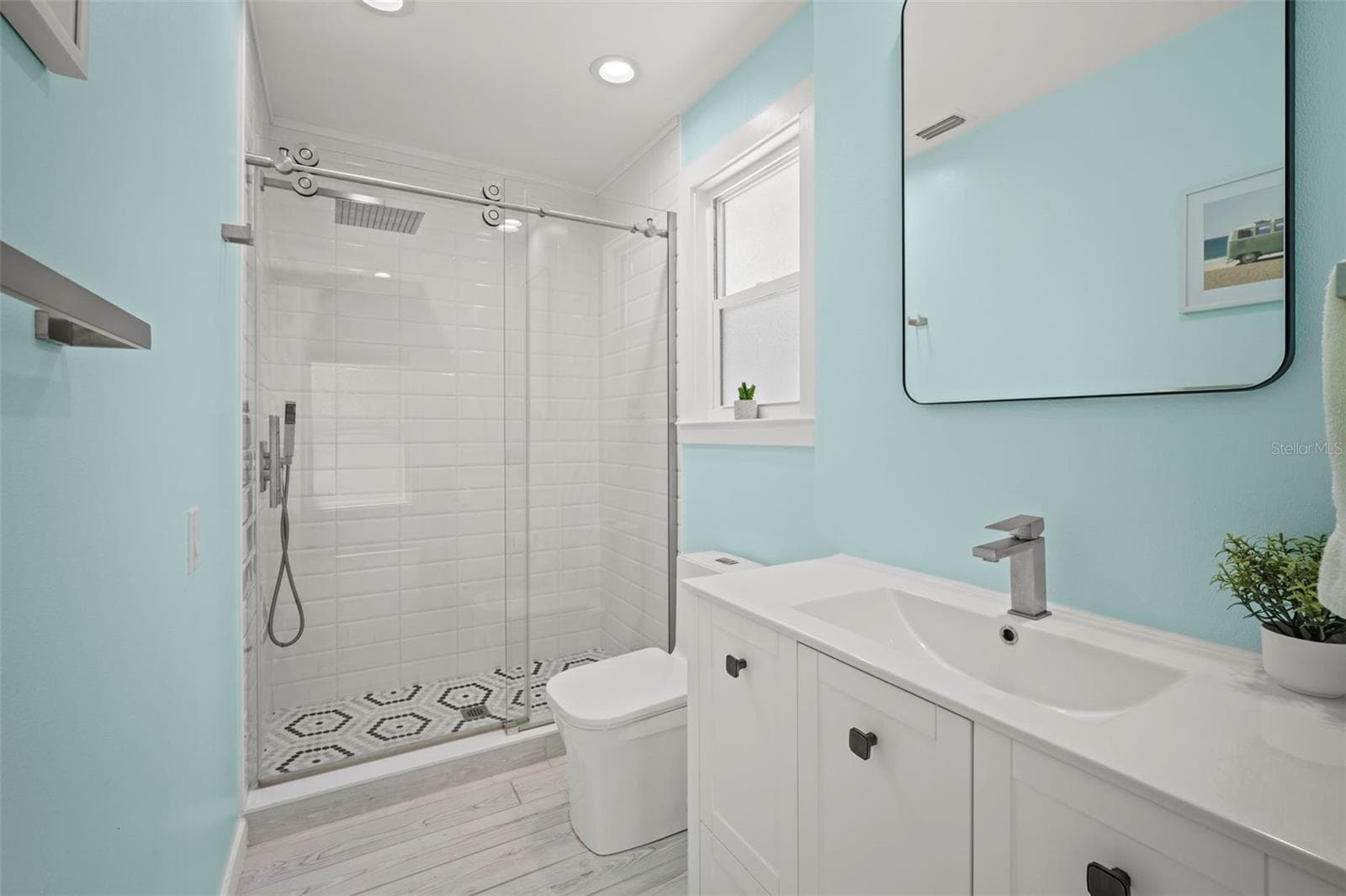 Guest Bath - 1841 LAUREL ST, SARASOTA