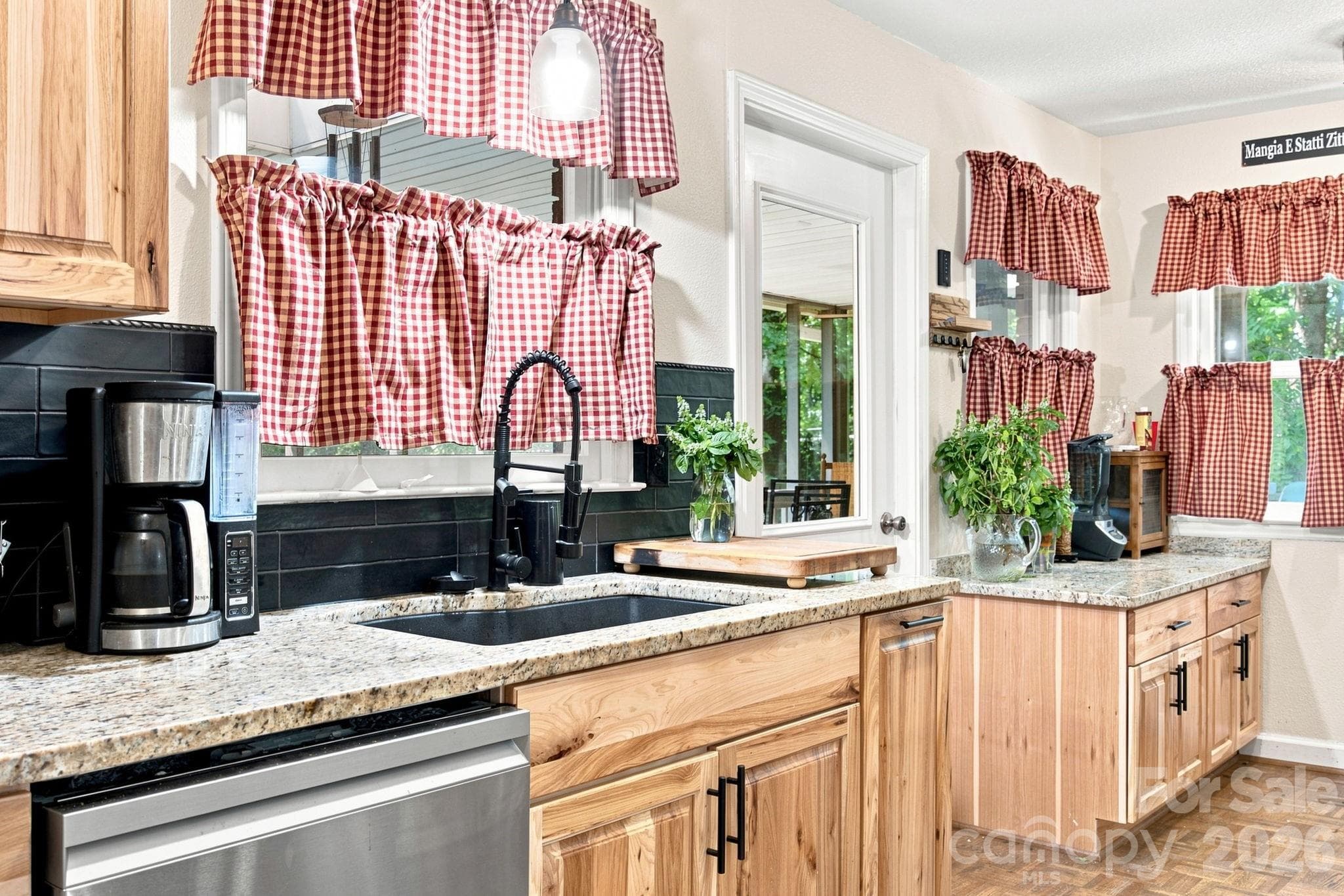 Single Family Residence at 305 Heritage Circle, Statesville, photo 14 of 38