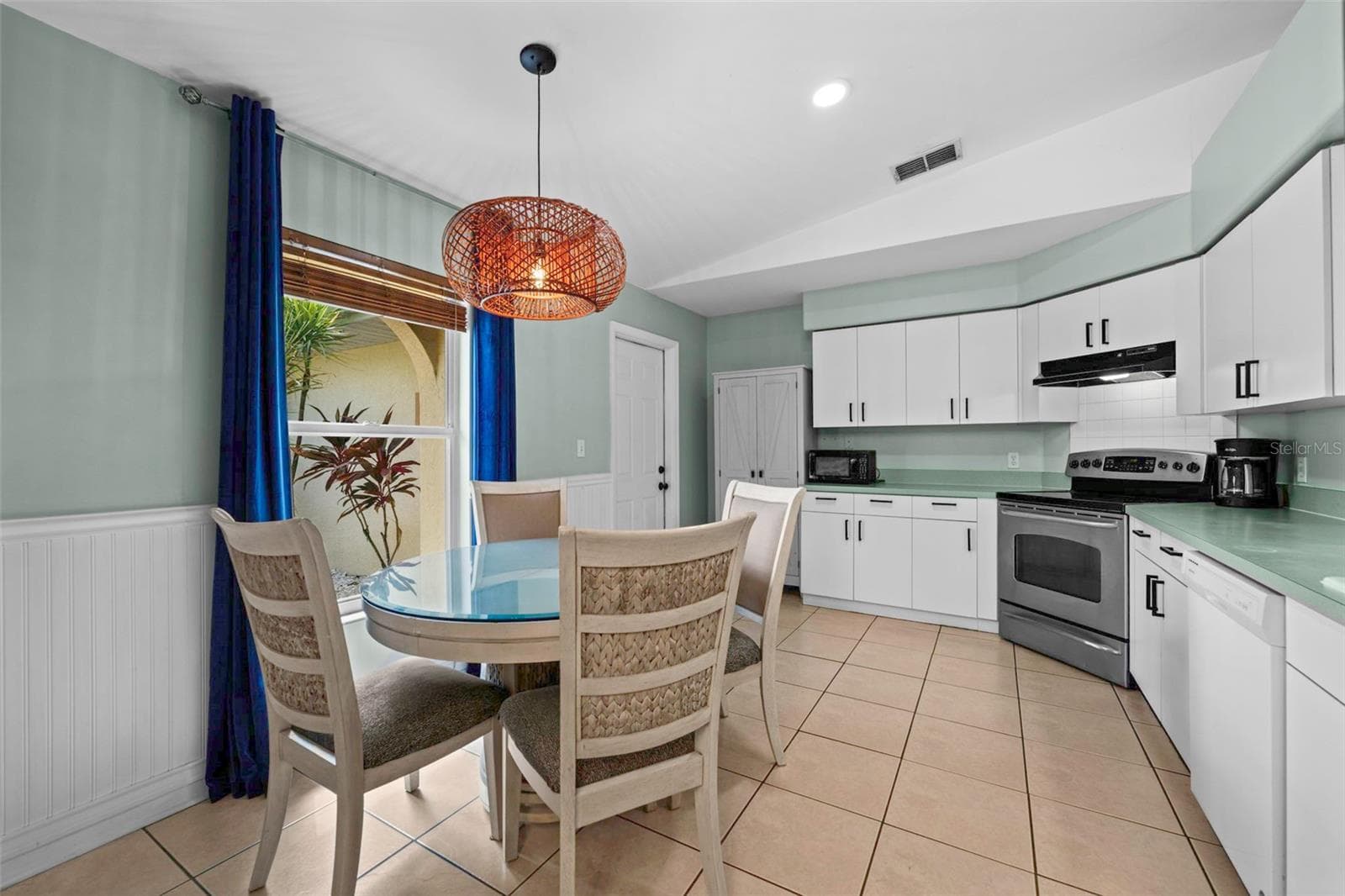 Eat in kitchen - 3112 SW 16TH PL, CAPE CORAL