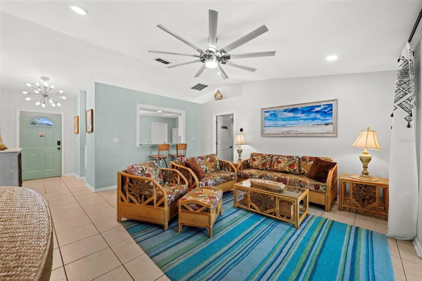 High ceilings in the living room - 3112 SW 16TH PL, CAPE CORAL