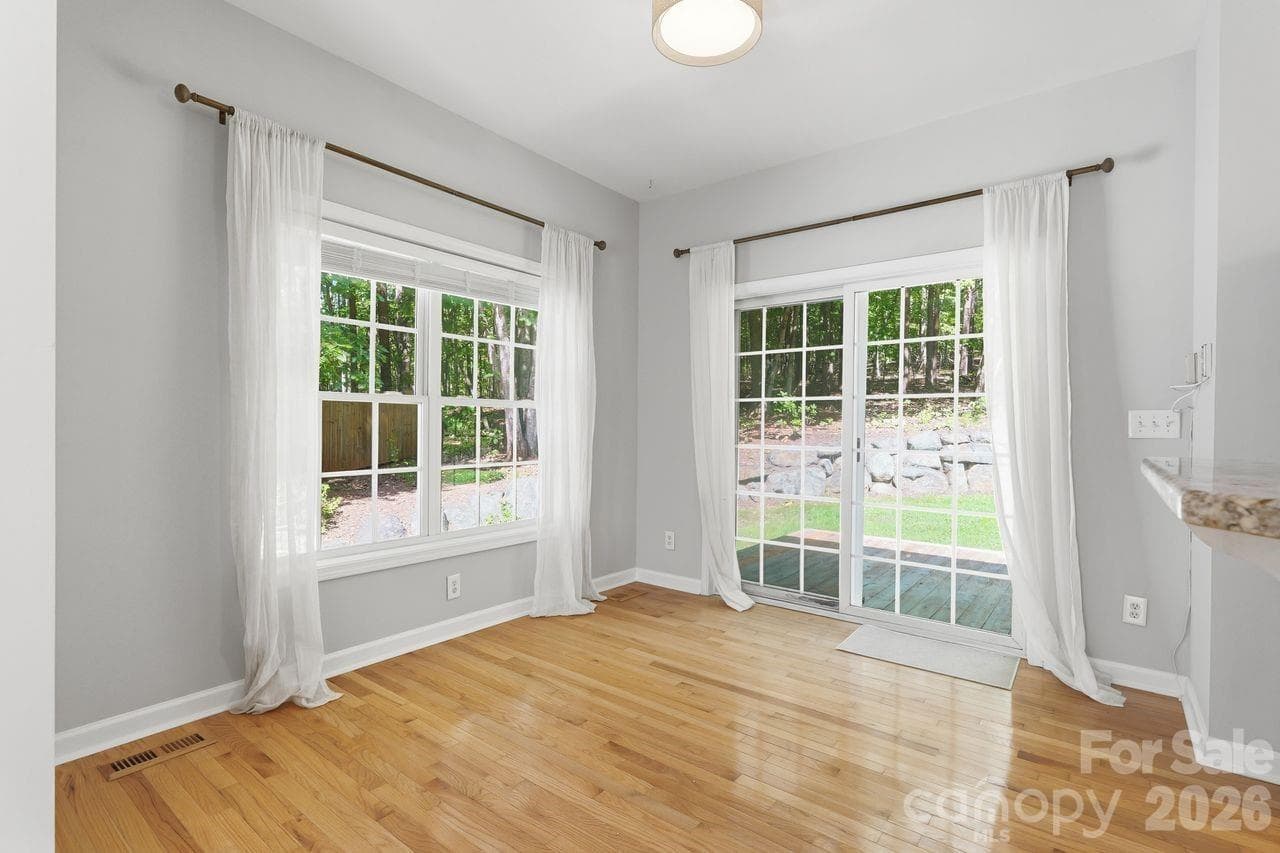 Breakfast Nook overlooking cedar deck and wooded back yard - 5480 Liberty Hill Road W, York