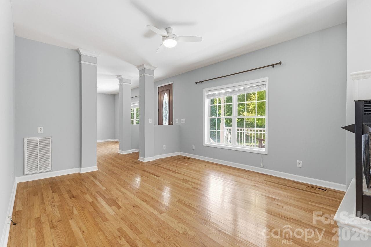 Family Room - 5480 Liberty Hill Road W, York