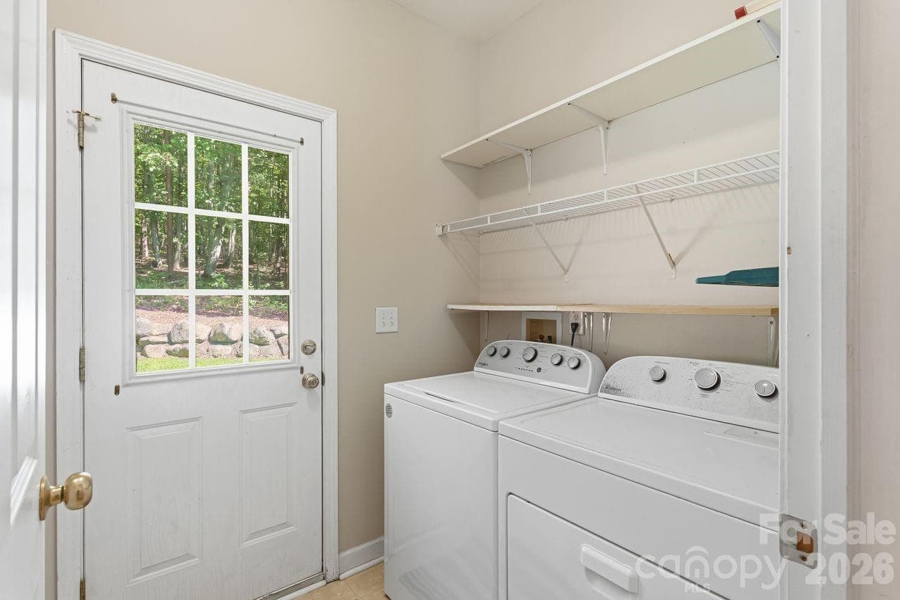 Laundry Room on main level - 5480 Liberty Hill Road W, York