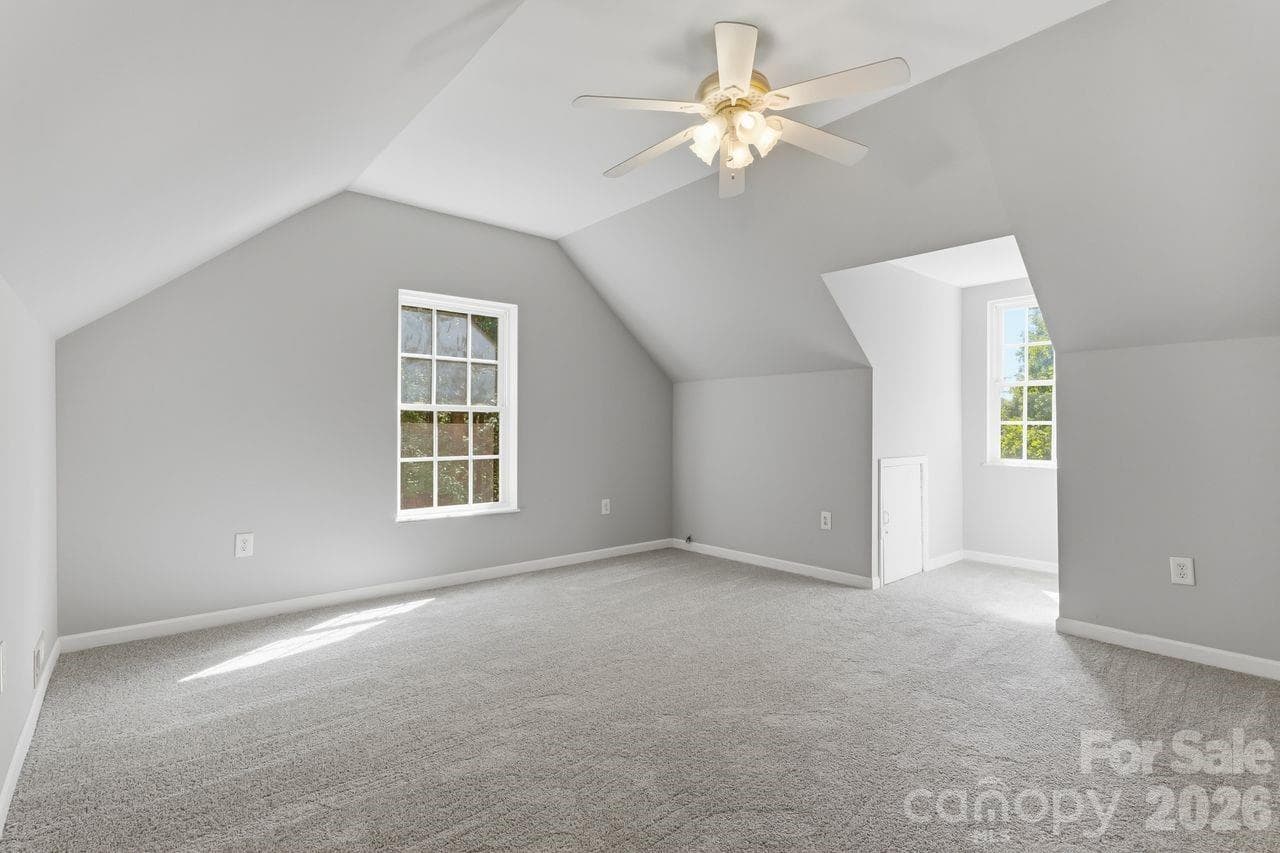 Flex room #1 on upper level - 5480 Liberty Hill Road W, York