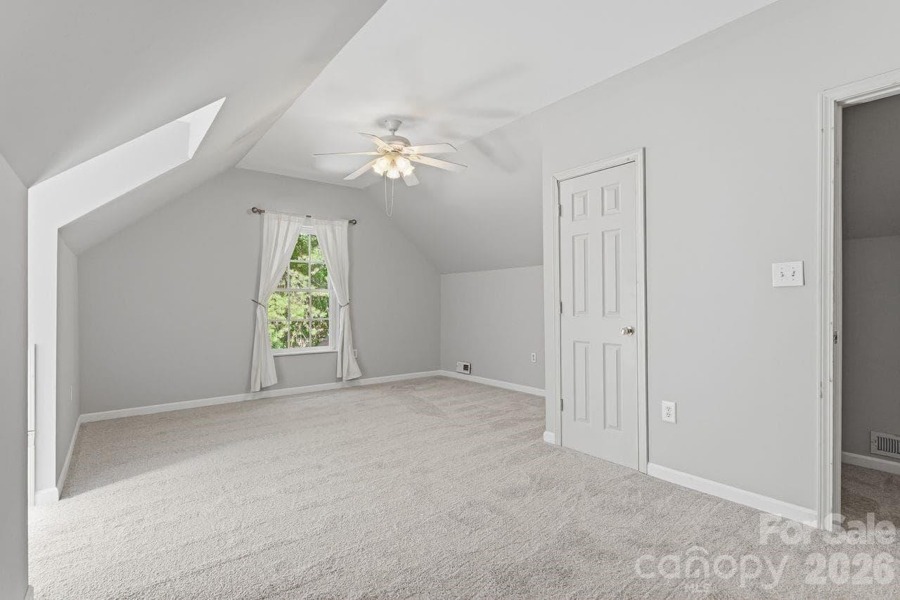 Flex room #2 on upper level - 5480 Liberty Hill Road W, York