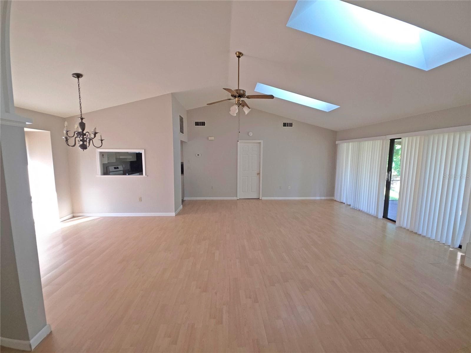Single Family Residence at 700 SOUTH VENICE BLVD, VENICE, photo 4 of 28