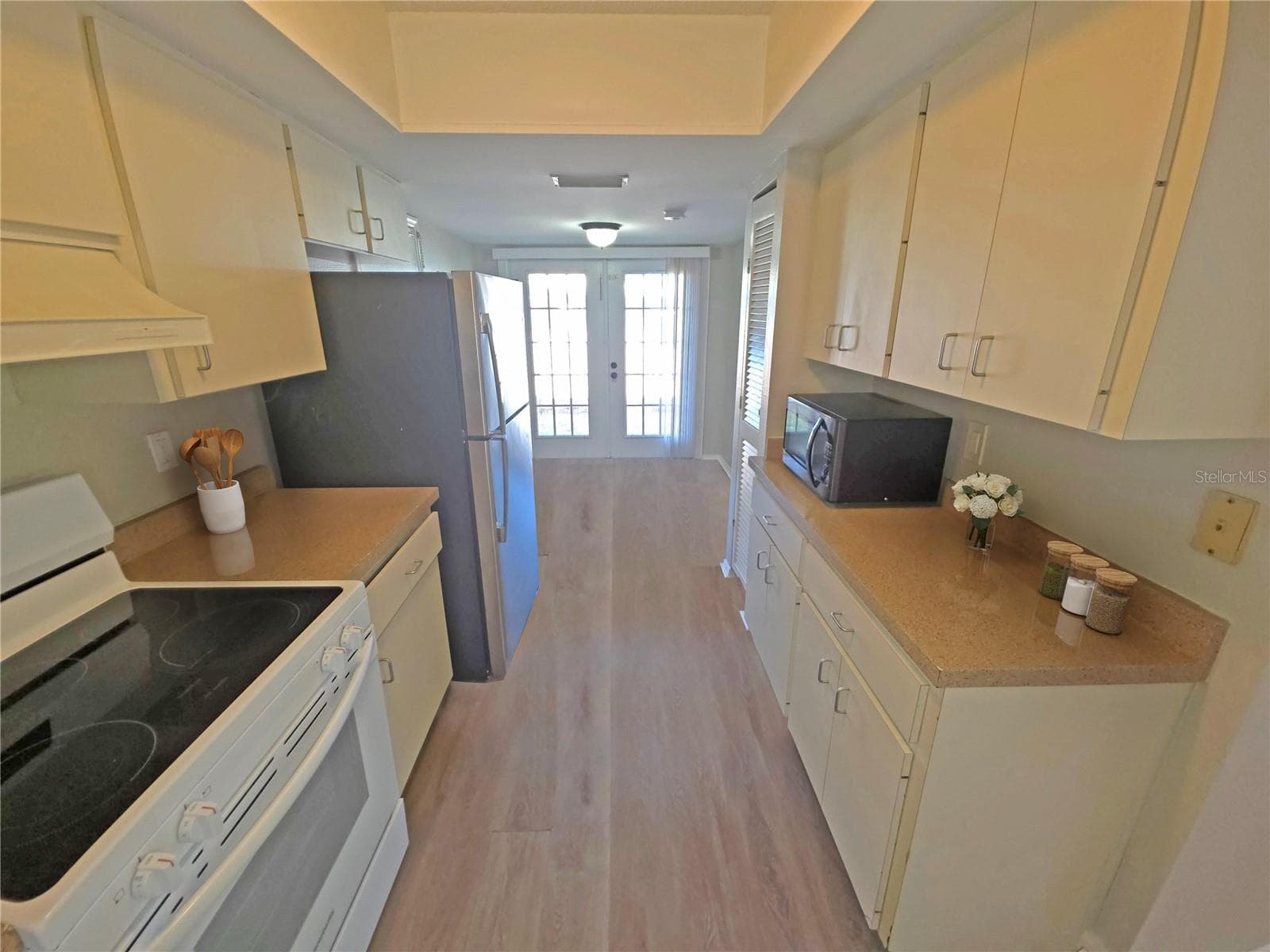 Single Family Residence at 700 SOUTH VENICE BLVD, VENICE, photo 9 of 28