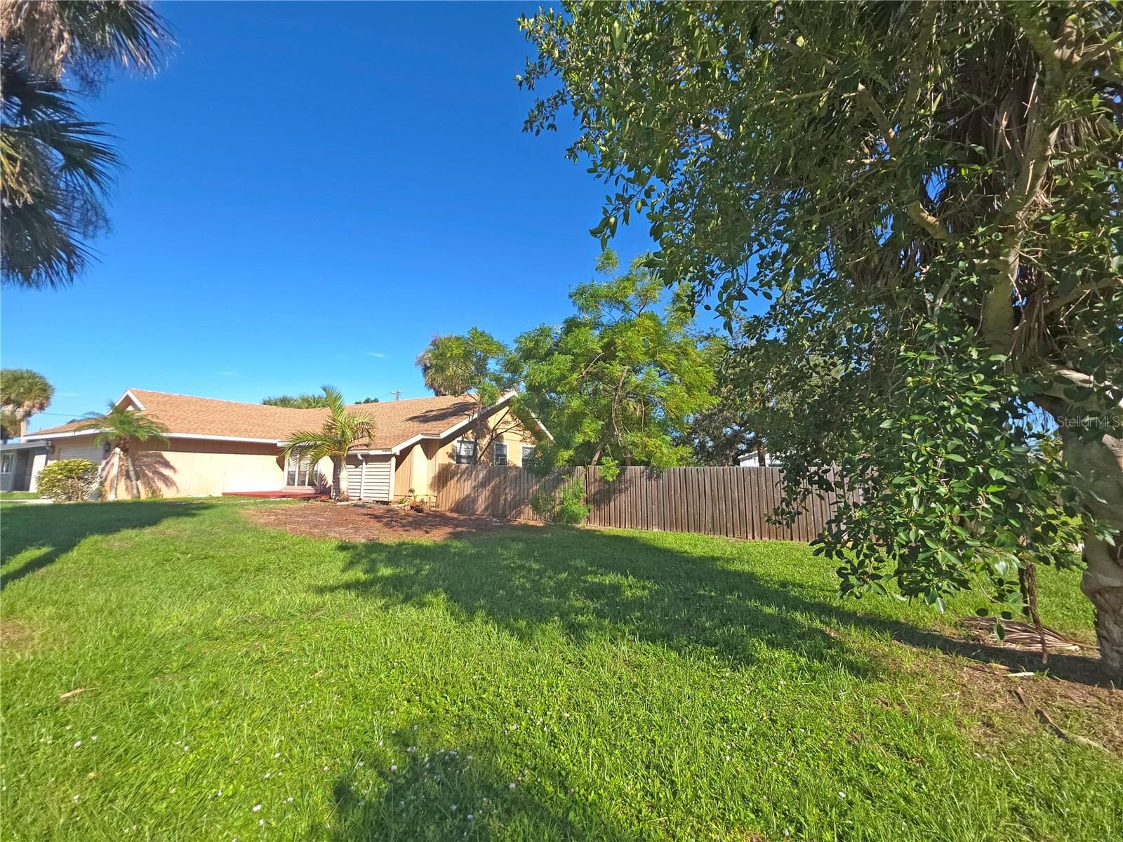 Single Family Residence at 700 SOUTH VENICE BLVD, VENICE, photo 27 of 28