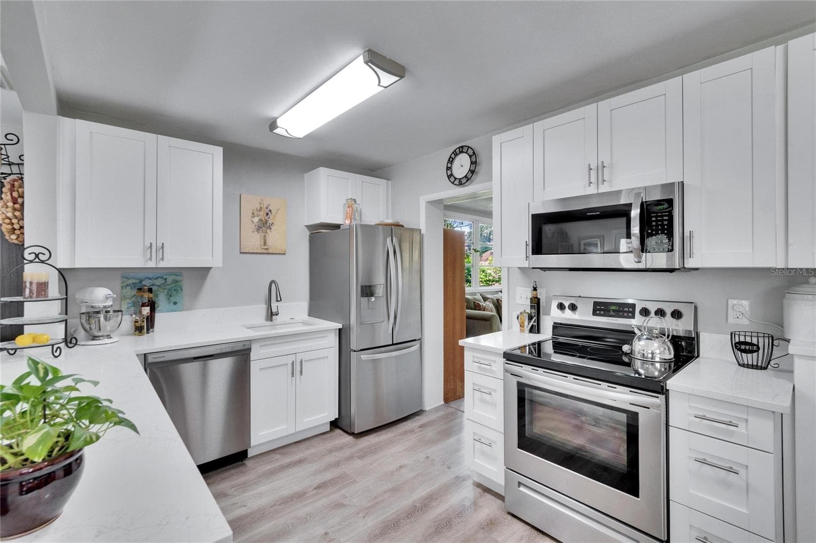Single Family Residence at 1623 SAN MATEO DR, DUNEDIN, photo 4 of 37